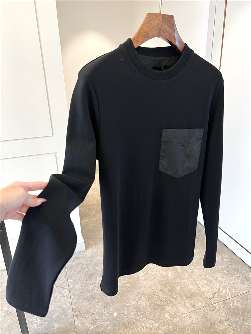 Pra*a solid color t-shirt