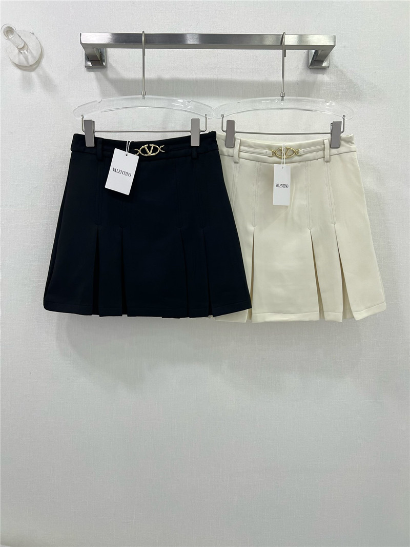 Va1e*ntin0 vintage pleated skirt