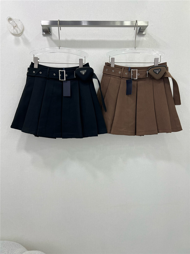 Pra*a pleated skirt
