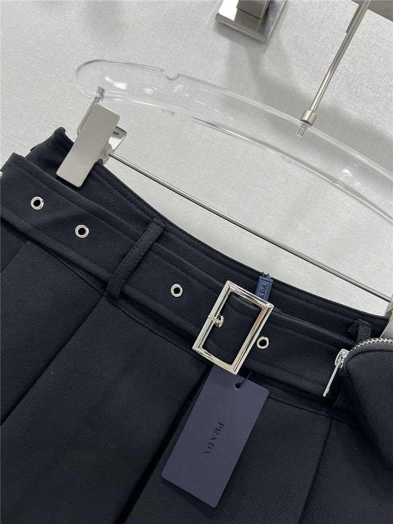 Pra*a pleated skirt