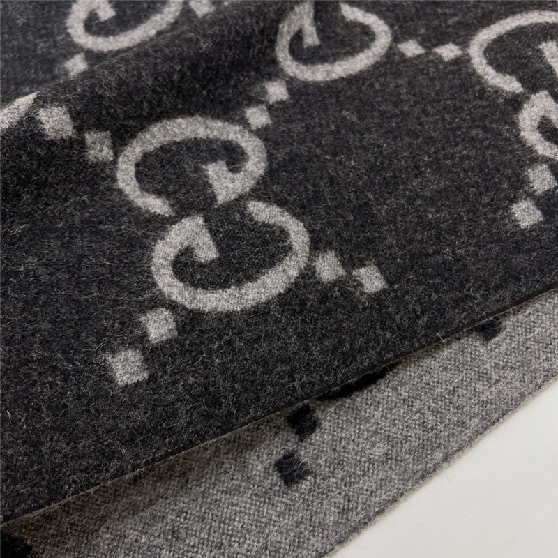 Gvc*1 cashmere jacquard scarf