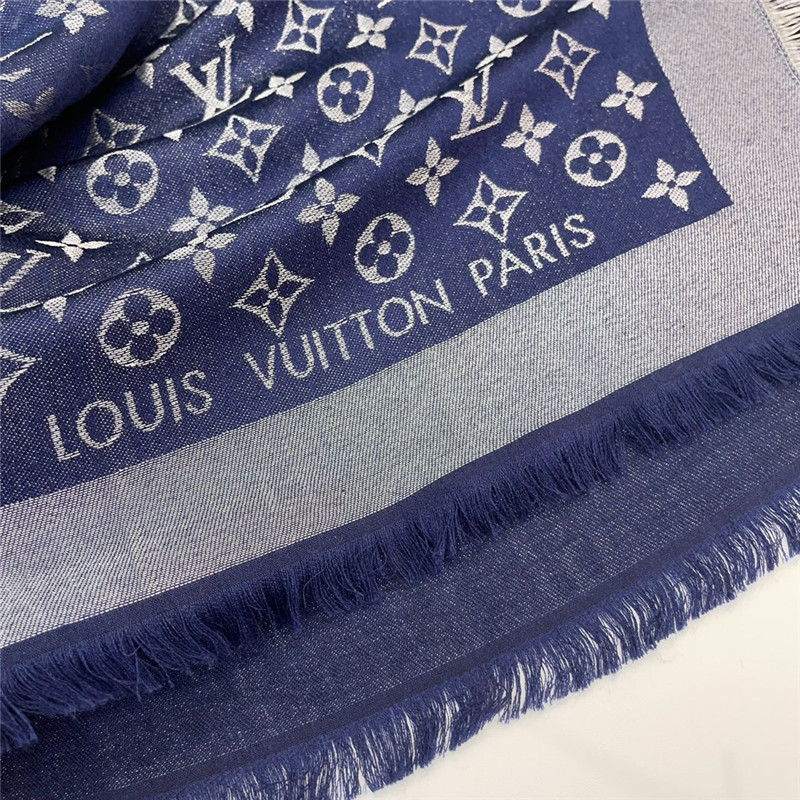 l0vis Vvtt0n lv gold and silver silk shawl