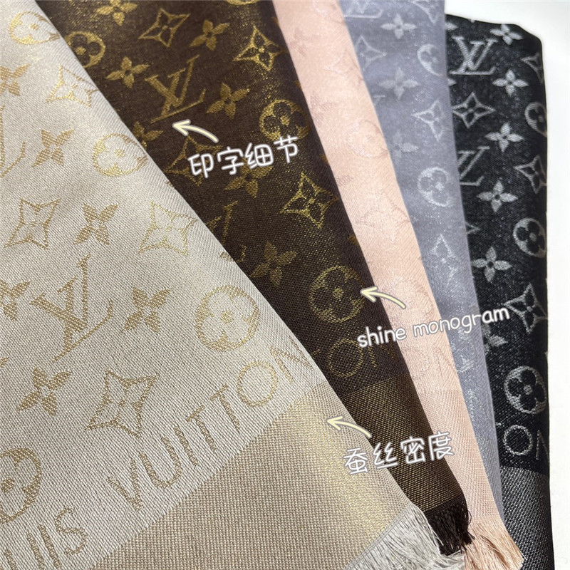 l0vis Vvtt0n lv gold and silver silk shawl