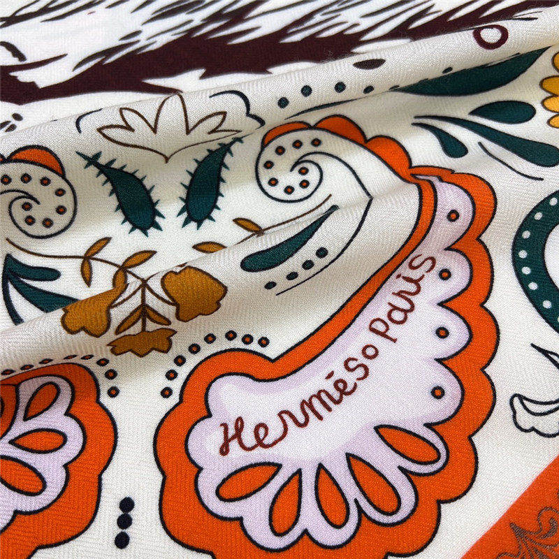 H**me5 double-sided silk scarf
