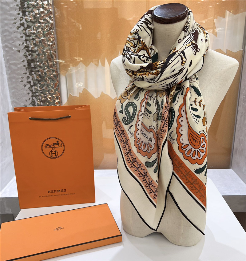 H**me5 double-sided silk scarf