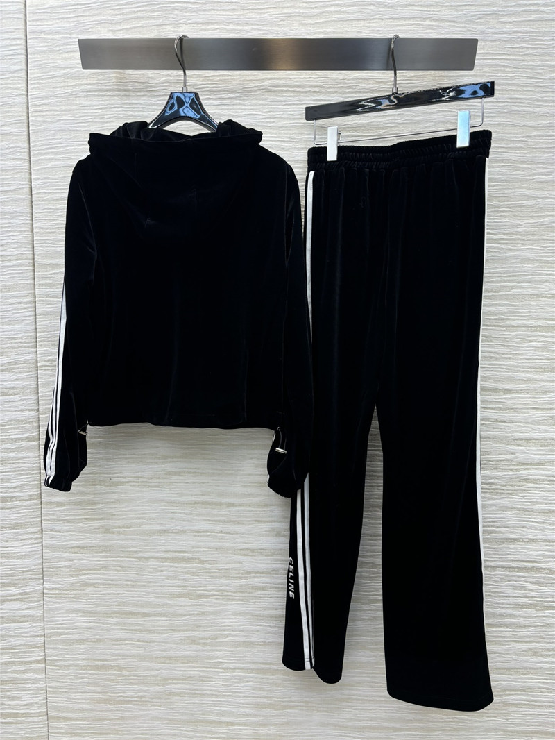 Ce1i*e hooded velvet suit