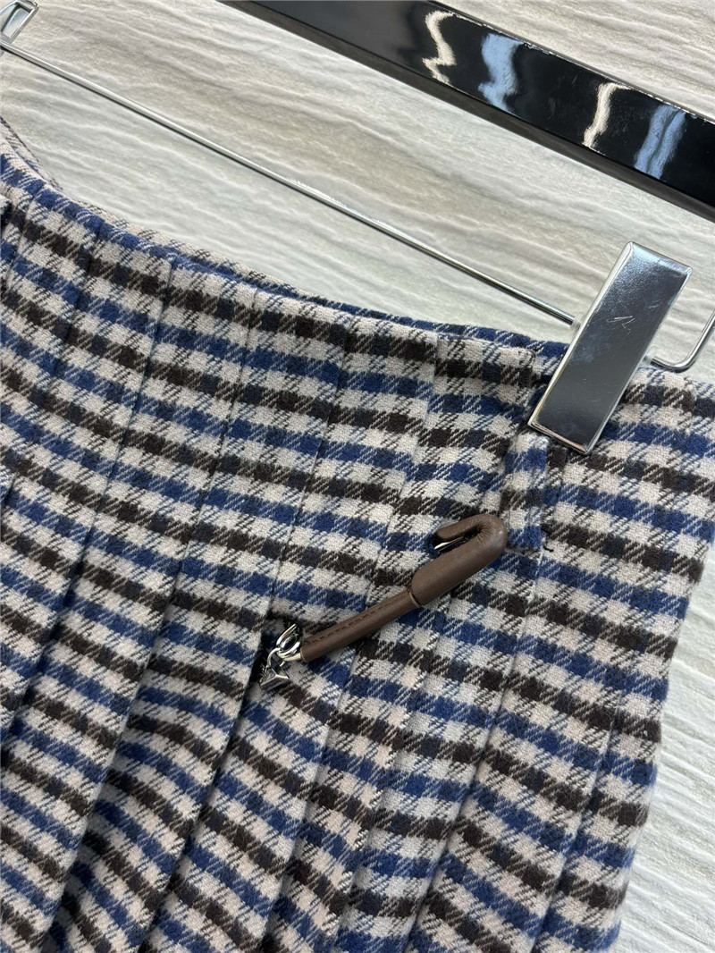 M1um1u leather button pleated skirt