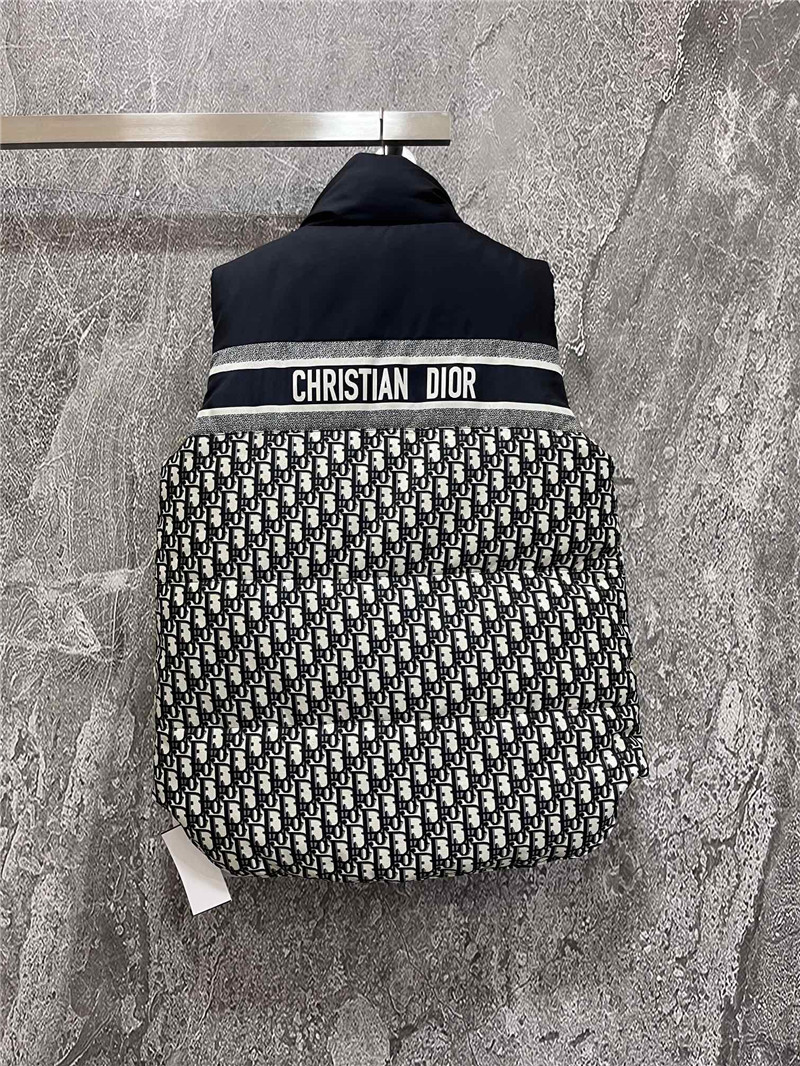 D10r two-way monogram vest
