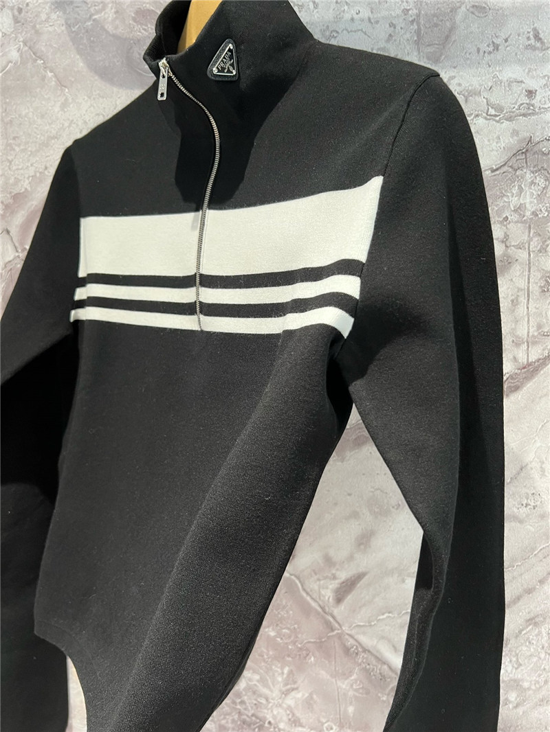 Pra*a cropped active half-zip sweatshirt black
