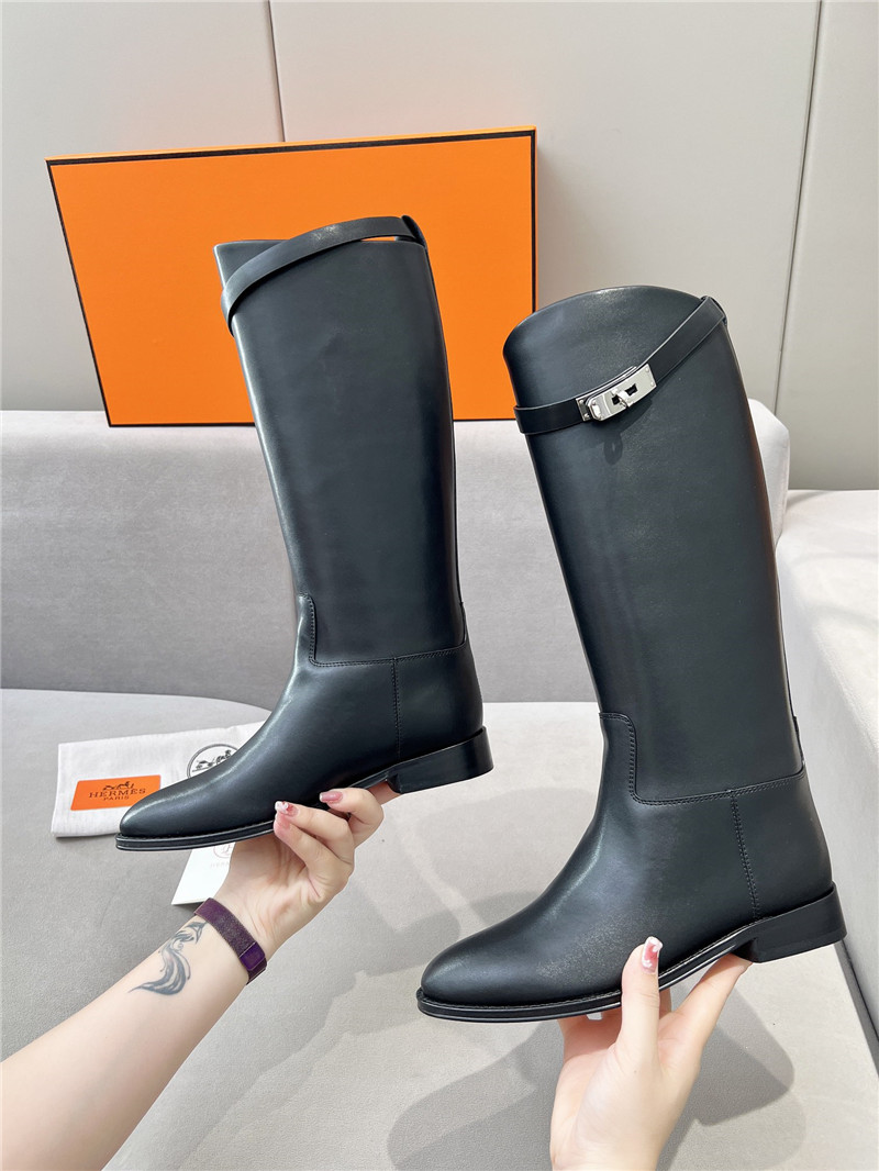 H**me5 jumping calfskin boot in black