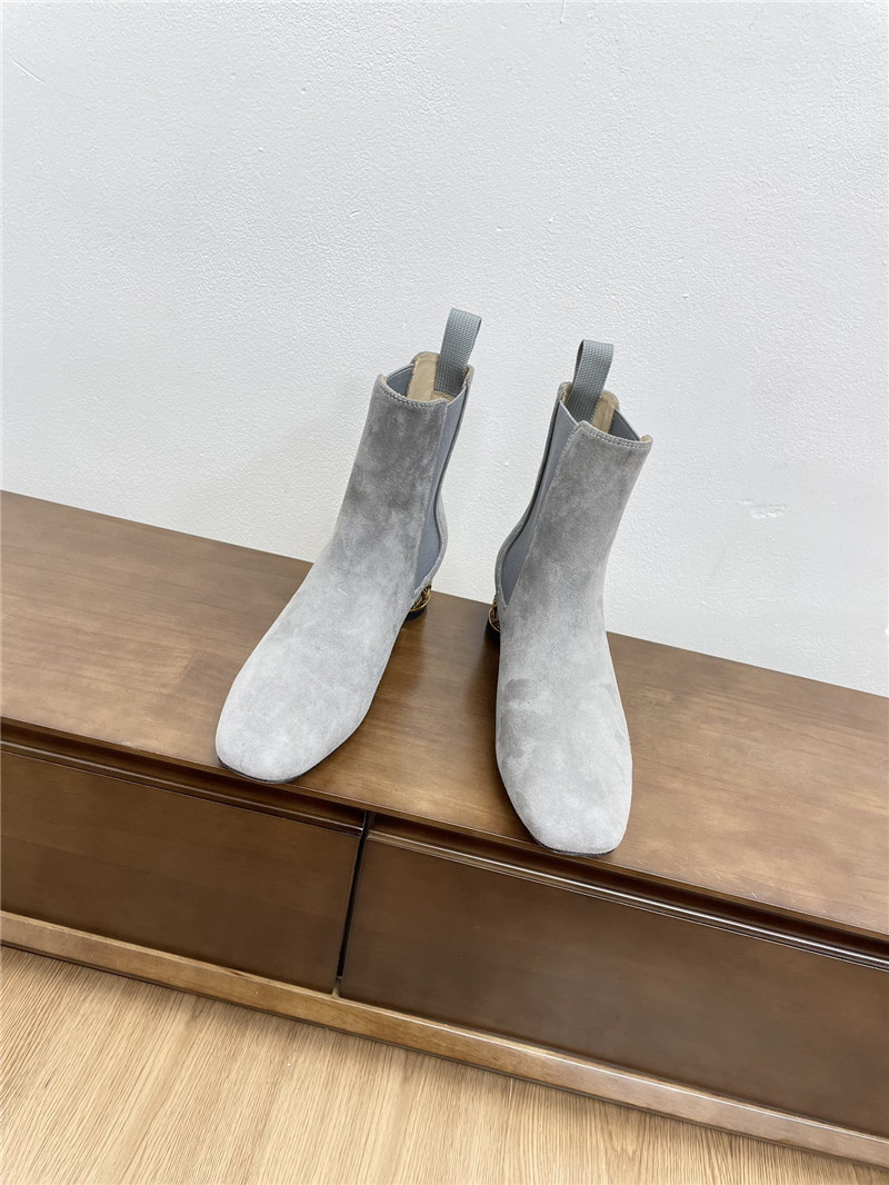 D10r icon 40mm gray suede ankle boots