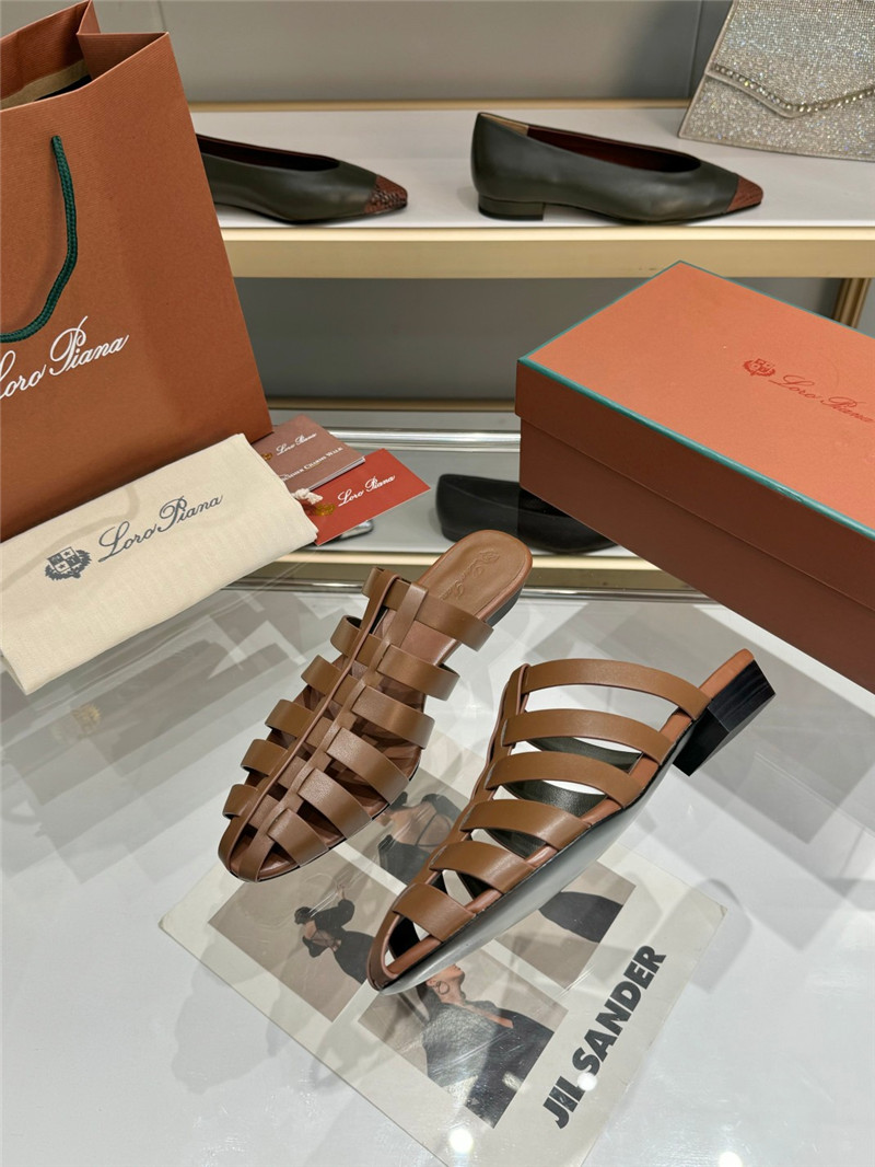 L0r0 P1ana braided strap sandals in brown calfskin