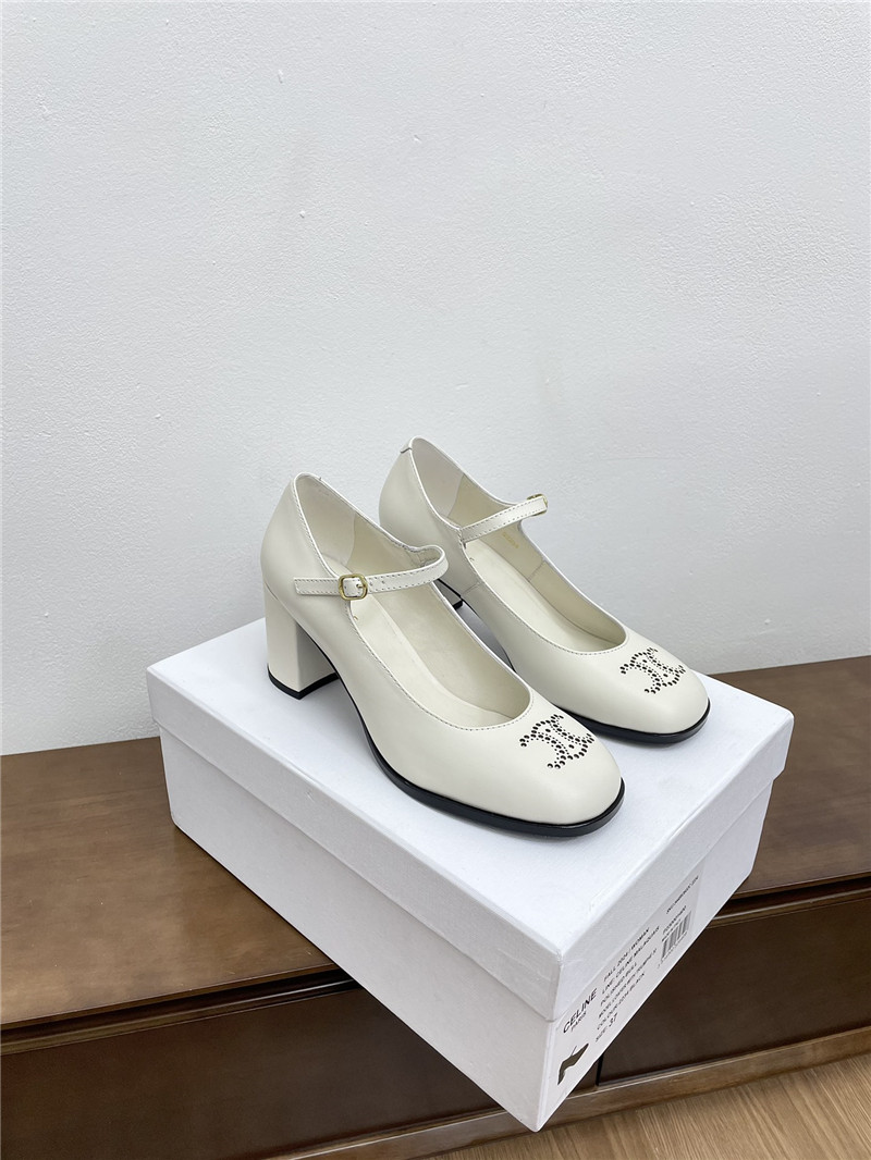 Ce1i*e lily crystal triomphe white leather pumps