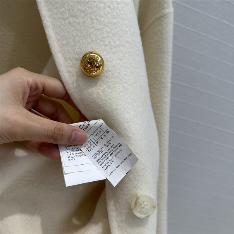 L0ew* short coat
