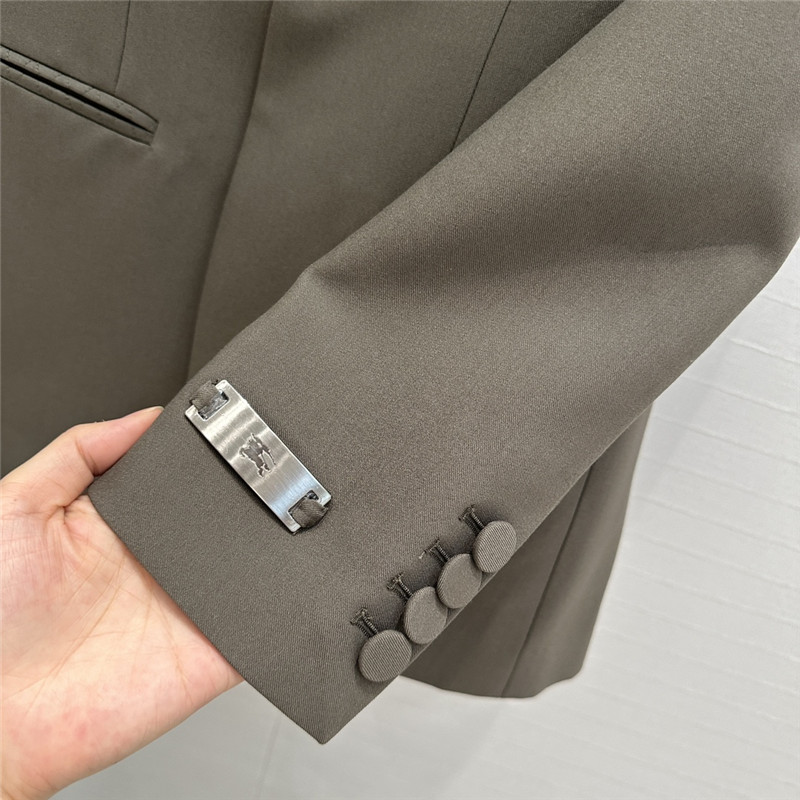 Bv*b*rry blazer