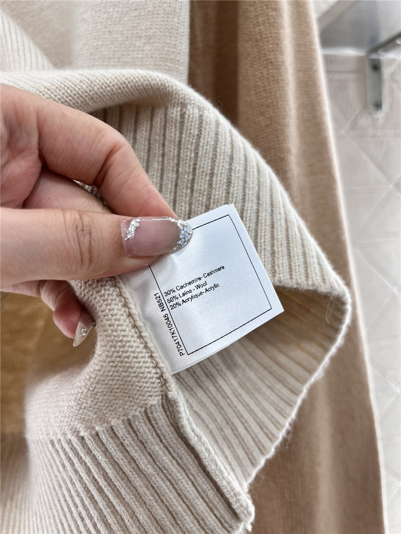 Ch**el two-tone raglan sweater beige and white
