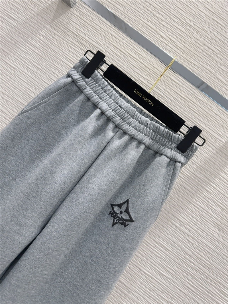 l0vis Vvtt0n lv casual sports suit