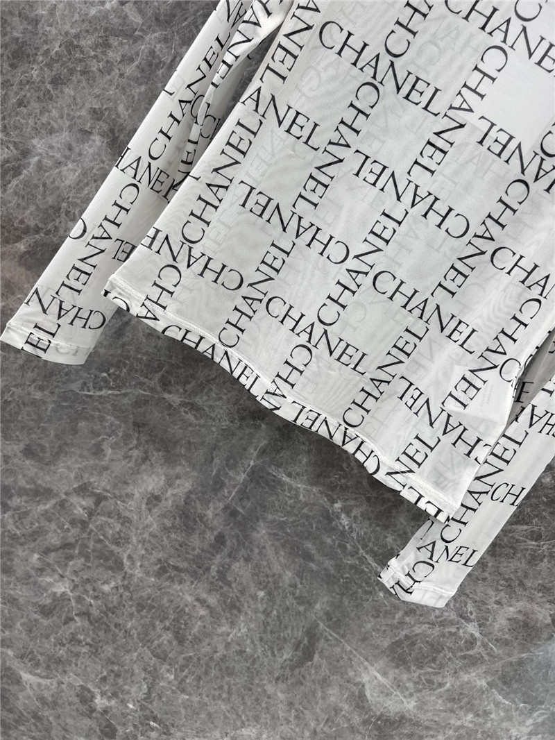 Ch**el bottoming pullover