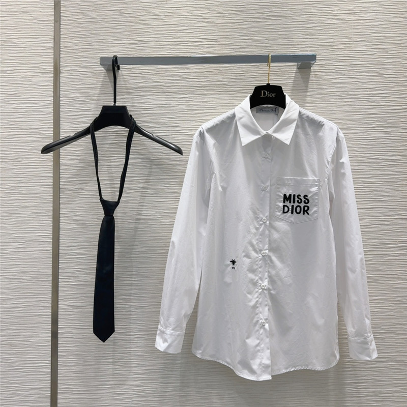 D10r popular shirt