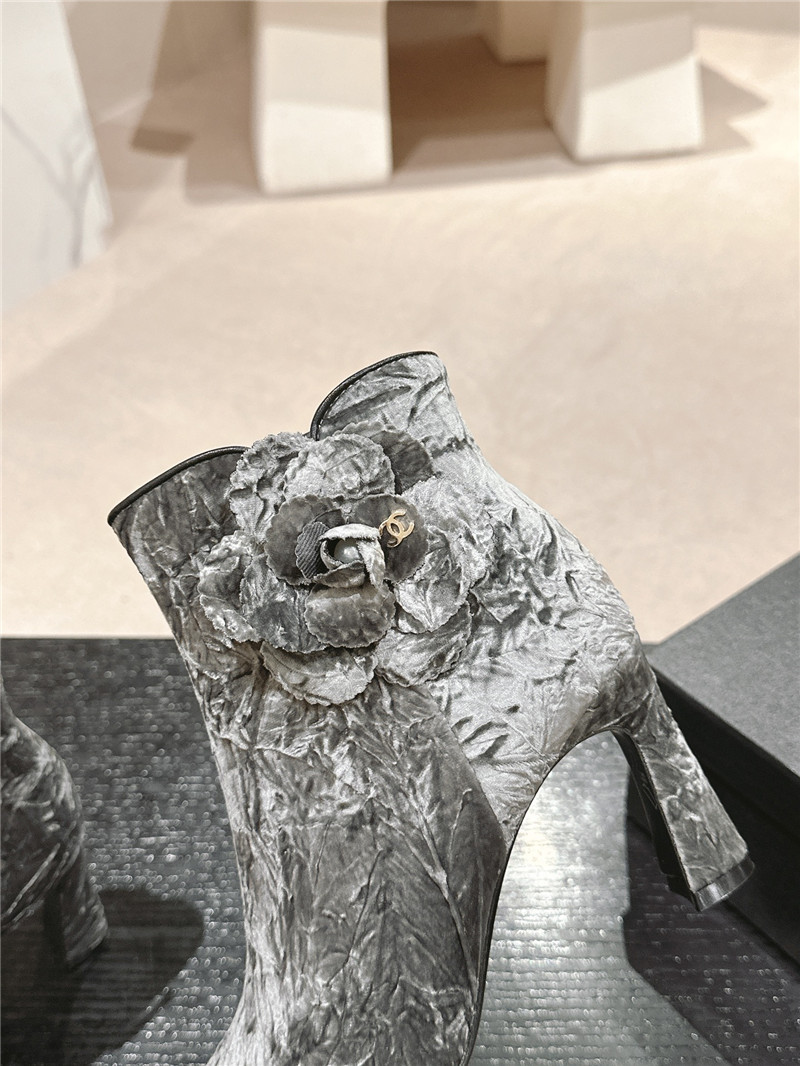 Ch**el heel silver velvet pointed toe boots