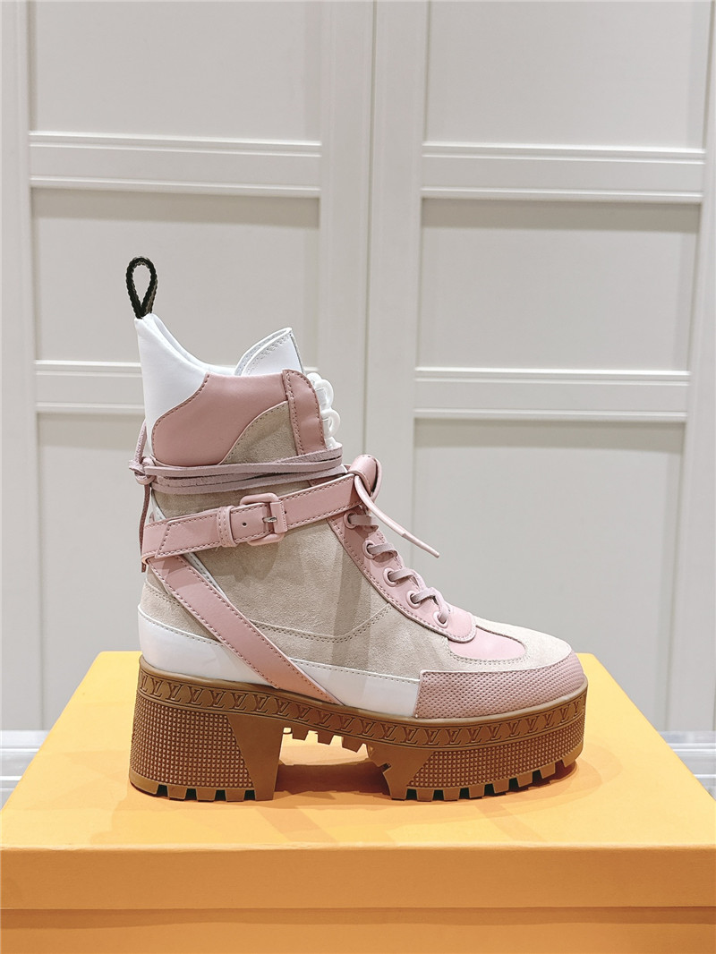 l0vis Vvtt0n laureate pink platform desert boot