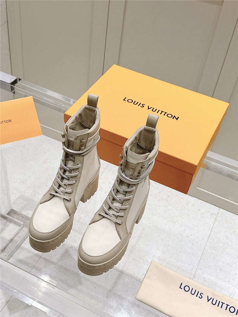 l0vis Vvtt0n laureate platform desert boot in beige