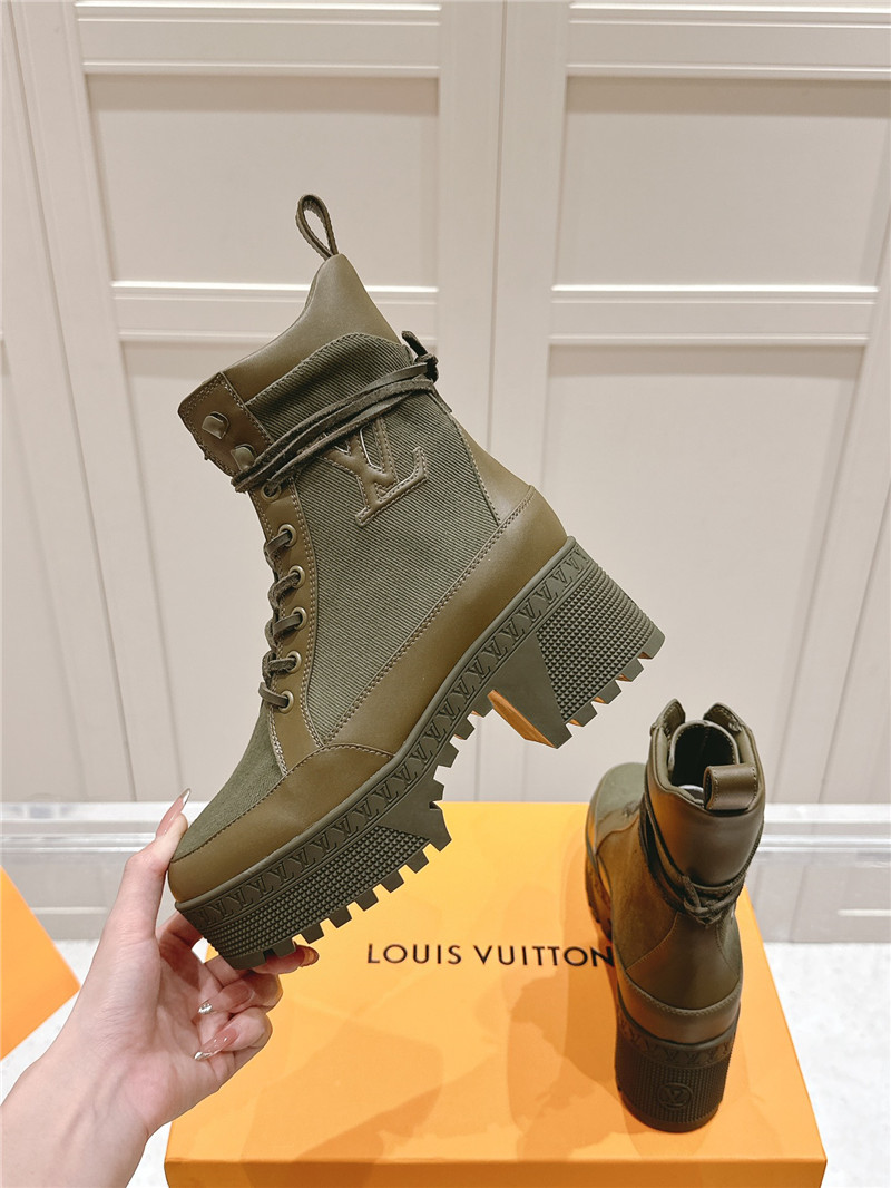 l0vis Vvtt0n laureate platform desert boot in green