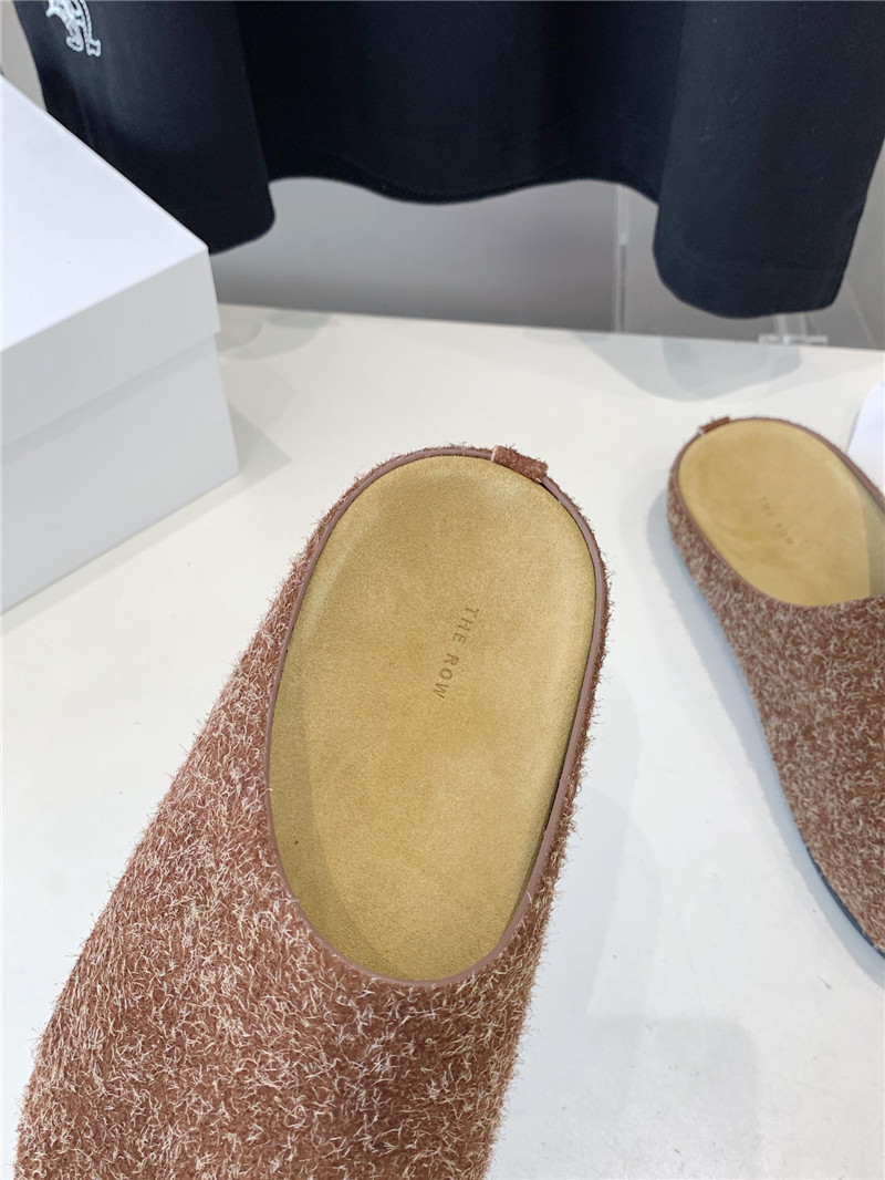 The R0w hugo slide in coffee brush suede