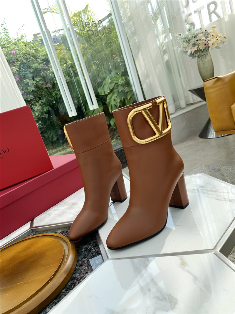 Va1e*ntin0 brown vlogo pointed toe boots