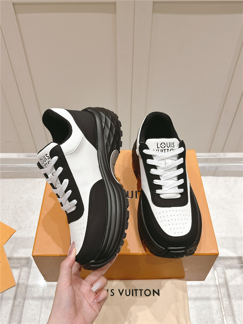 l0vis Vvtt0n lv run away sneaker black white