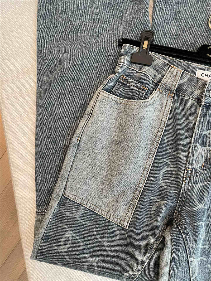 Ch**el washed jeans