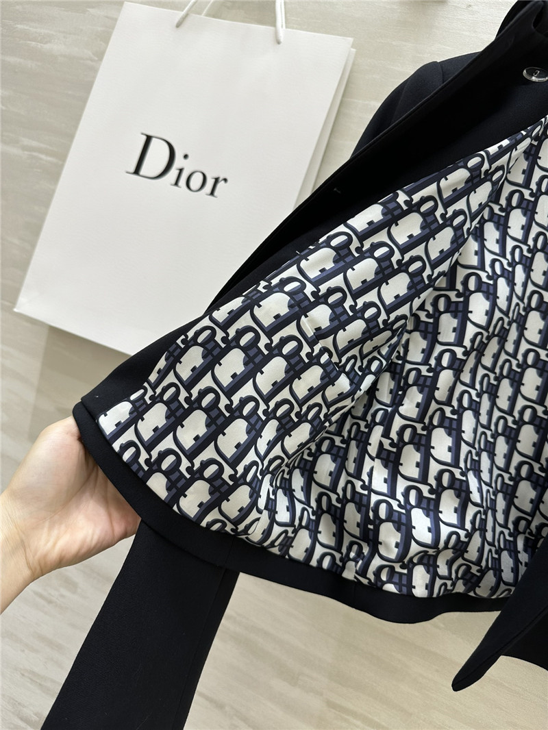 D10r cd button wool coat