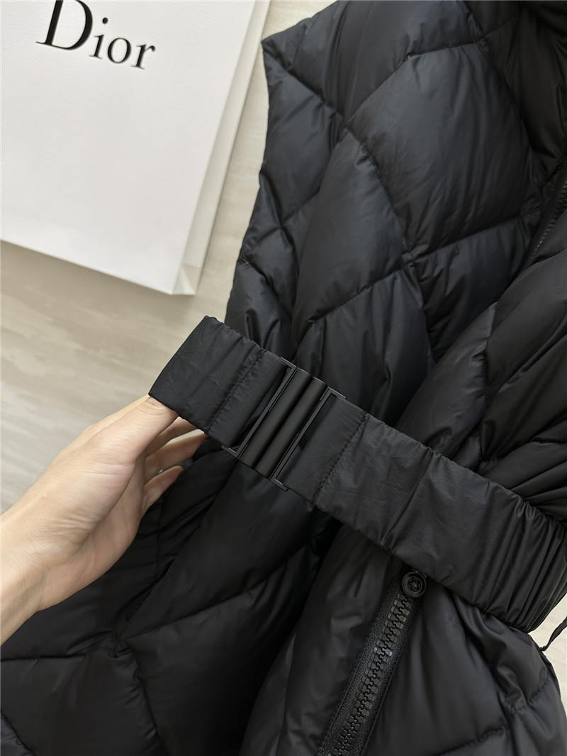 D10r black belted puffer gilet
