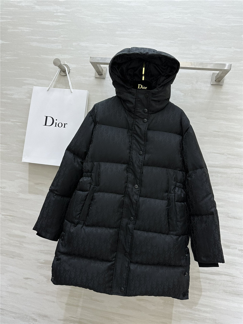 D10r mid-length down jacket