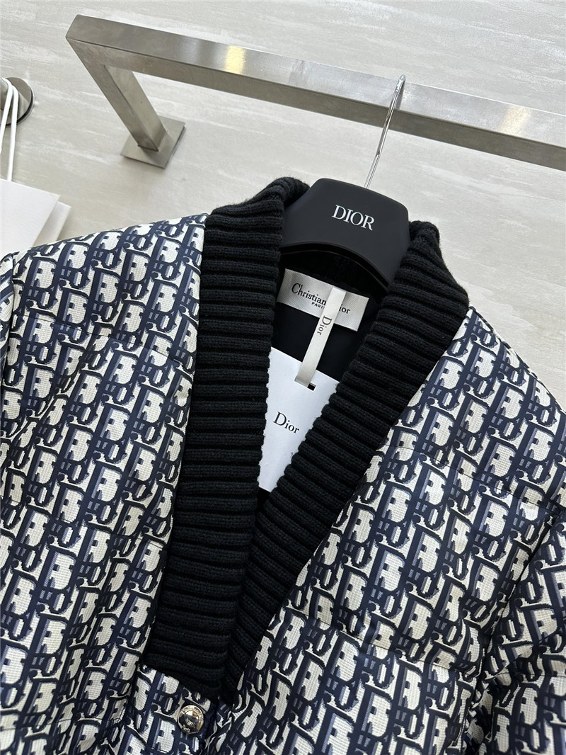 D10r reversible down jacket