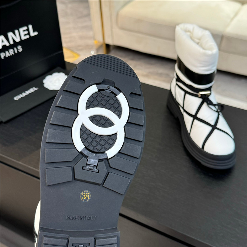 Ch**el white calfskin nylon snow boots