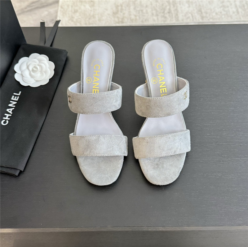 Ch**el pearl heel slippers