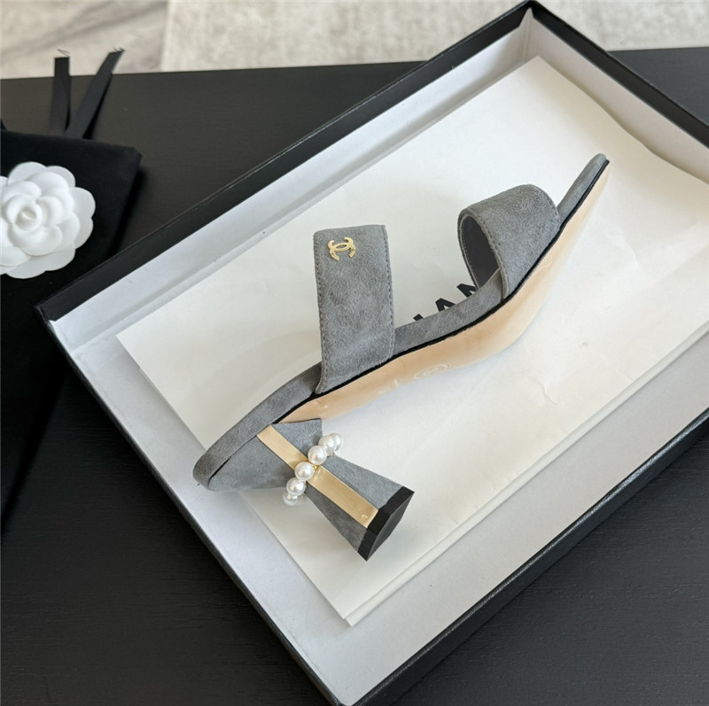 Ch**el pearl heel slippers
