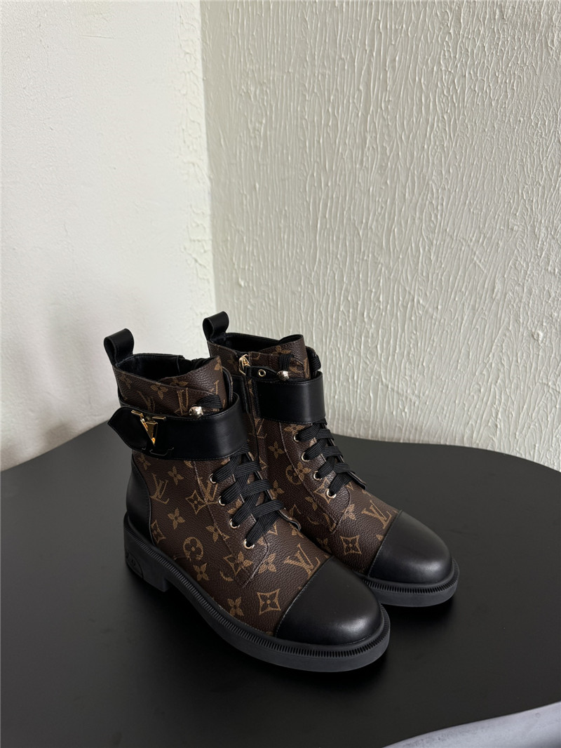 l0vis Vvtt0n wonderland flat ranger boots