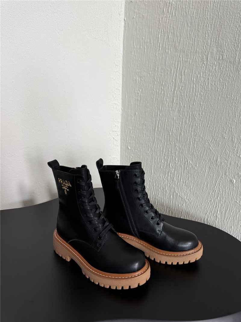 Pra*a lace-up embroidered logo chelsea boots