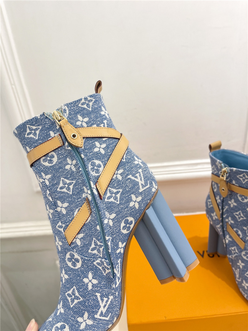 l0vis Vvtt0n light blue denim monogram silhouette ankle boots