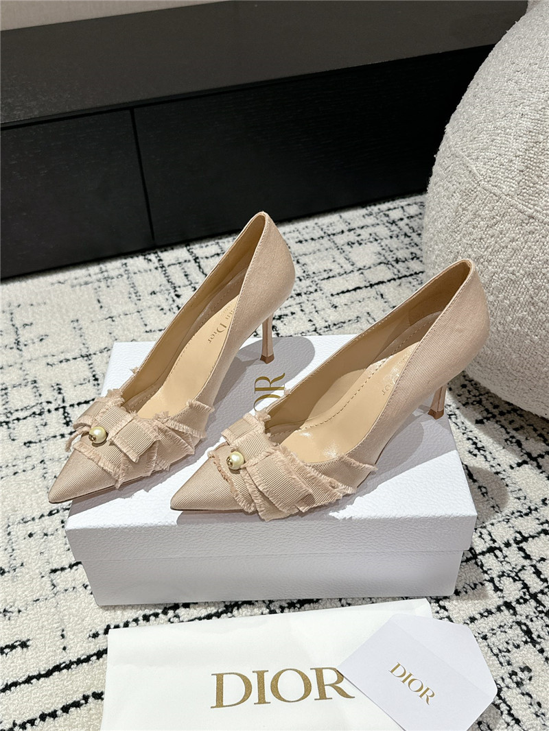 D10r aD10rable nude pumps fringed grosgrain