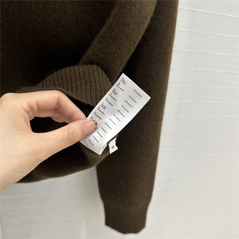 BV Lapel Wool Cardigan in Brown