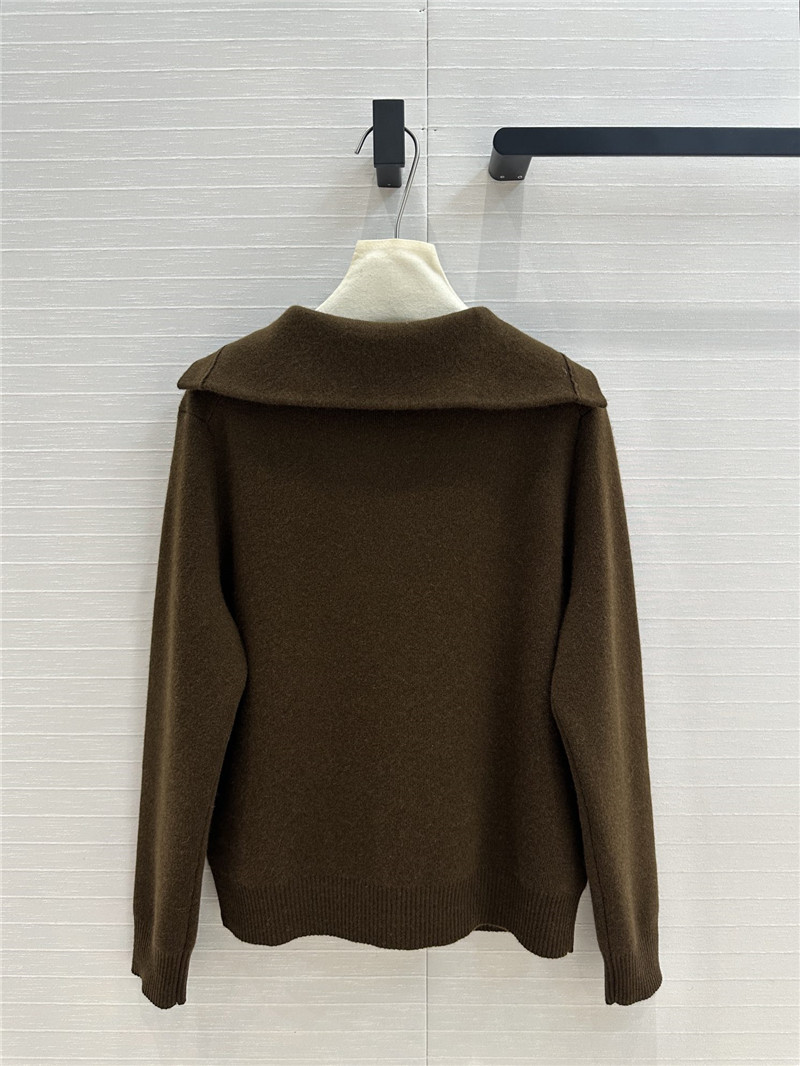 BV Lapel Wool Cardigan in Brown