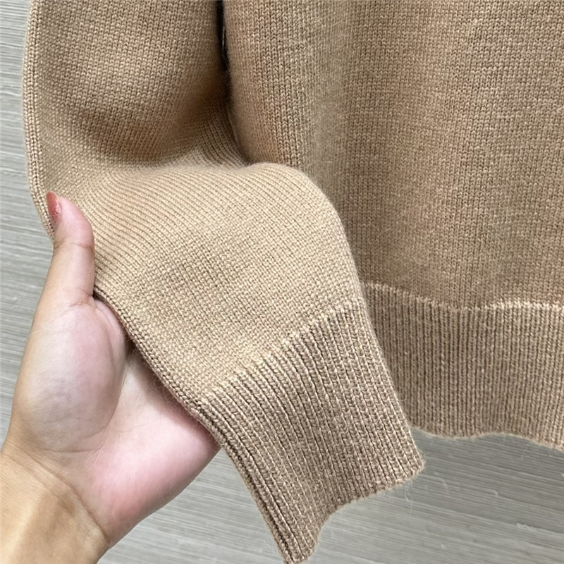 Ce1i*e triomphe wool sweater in beige