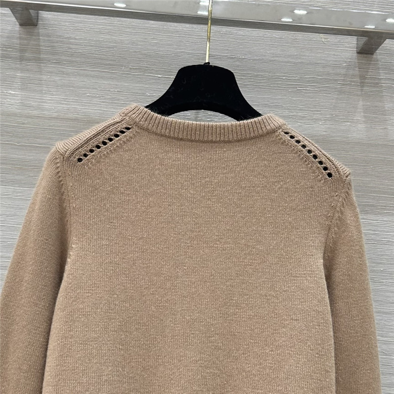 Ce1i*e triomphe wool sweater in beige