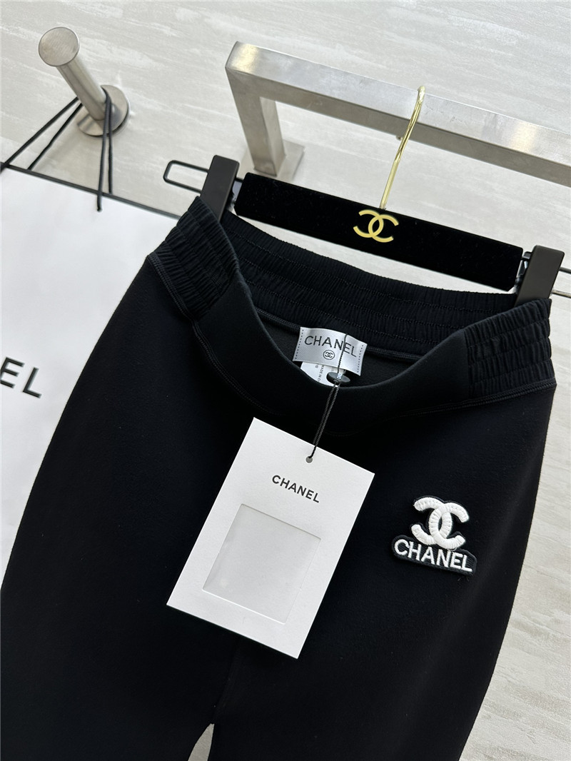 Ch**el cropped pants