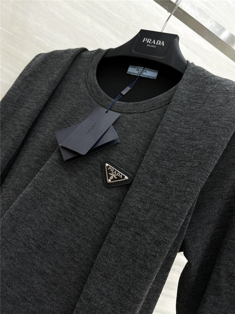 Pra*a wool dress