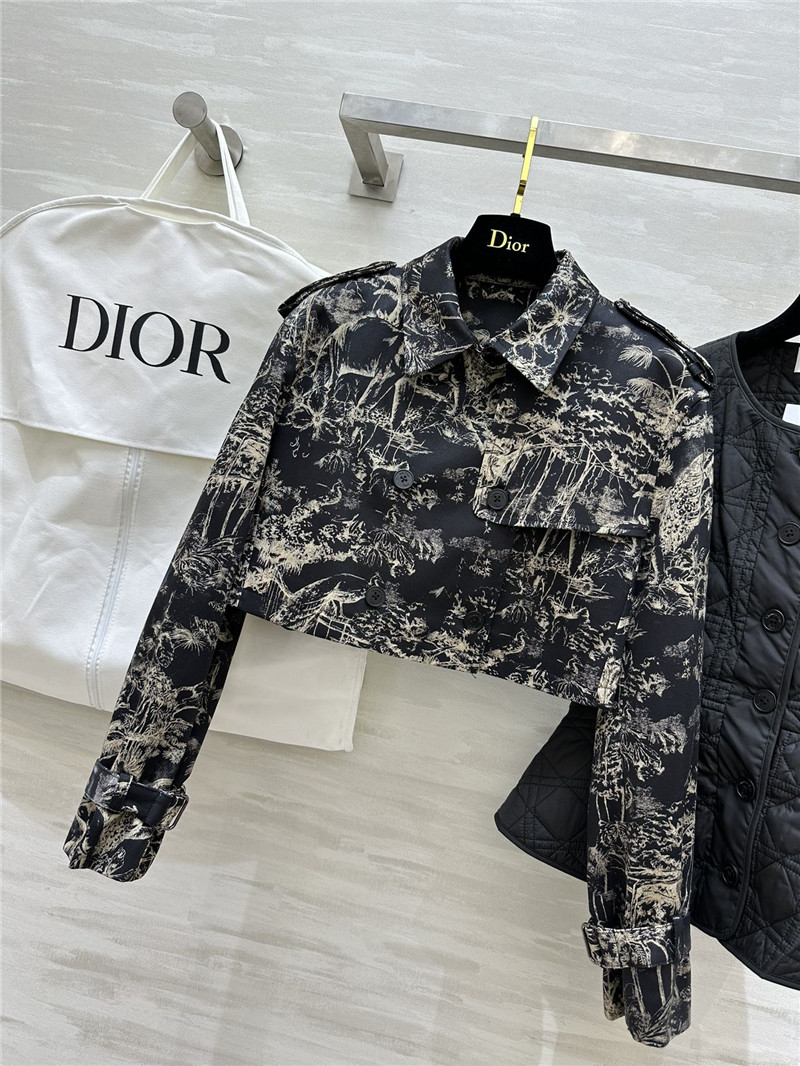 D10r waist-length cotton coat