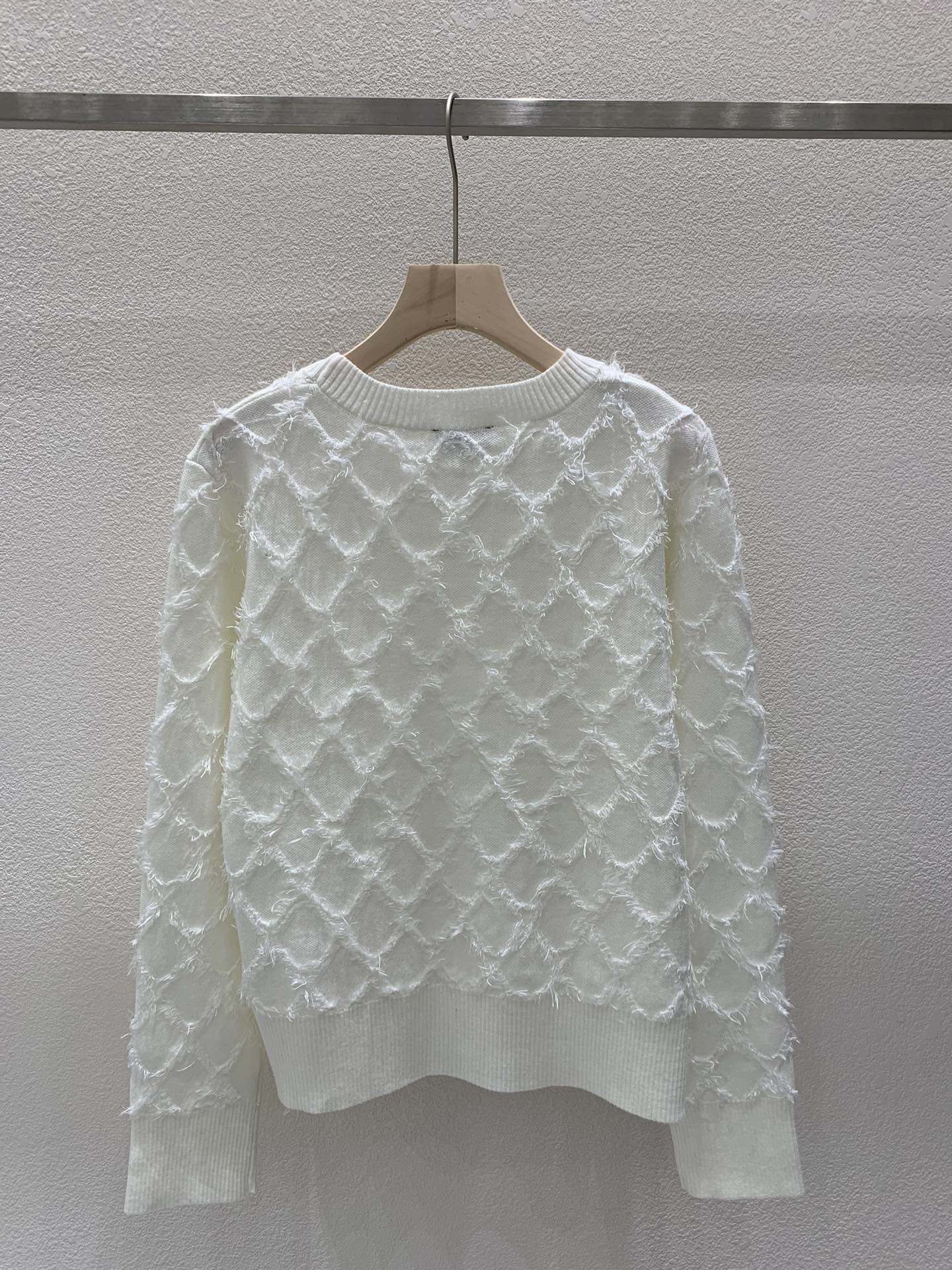 ch**el D1am0nd blend knit sweater white